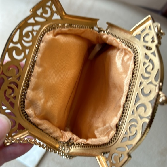 Vintage Whiting & Davis Gold Mesh & Scrollwork Mini Bag with Original Mirror - Picture 5 of 9